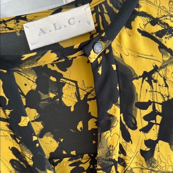 A.L.C. Black and Gold Patterned Blouse XS 100% Washed Silk - Picture 3 of 13